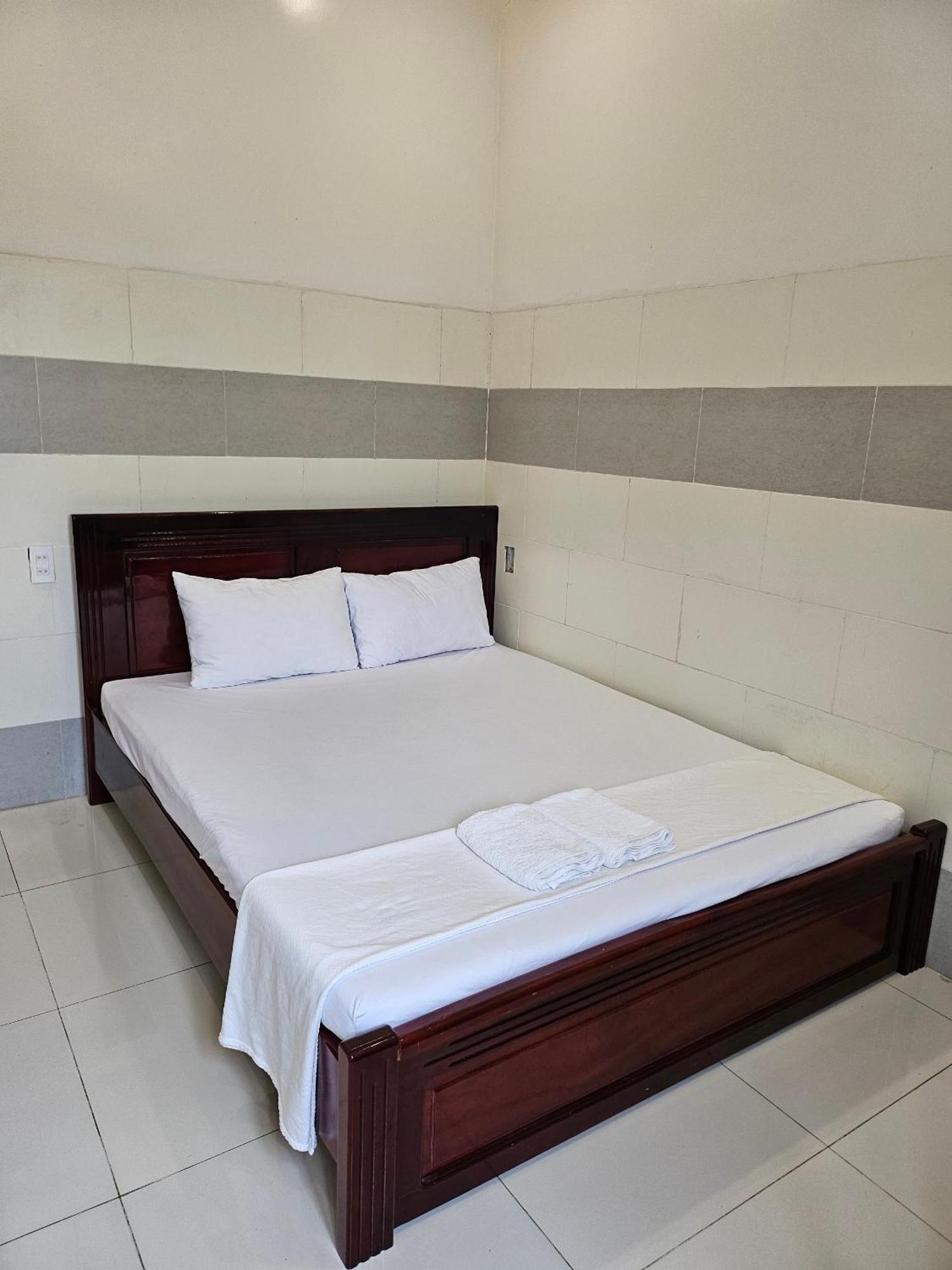 Khach San Hoang Mai Hotel เกิ่นเทอ ภายนอก รูปภาพ